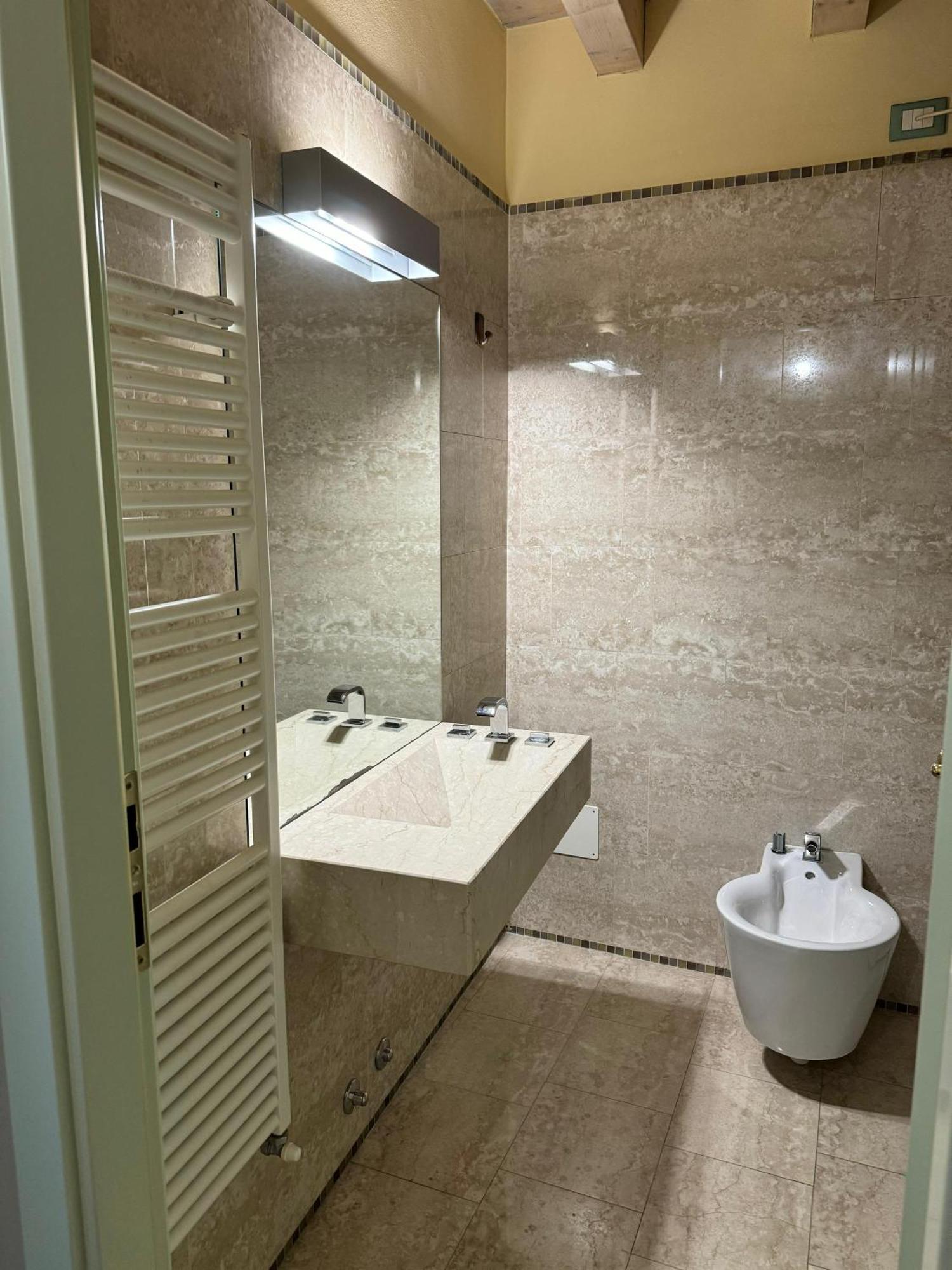 Splendid Apartment เดเซนซาโนเดลการ์ดา ภายนอก รูปภาพ